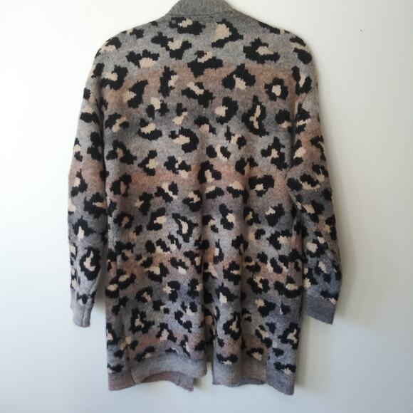 Evereve Allison Joy Womens XS Leo Ombre Cardigan Fuzzy Oversized Leopard Print - Picture 10 of 14
